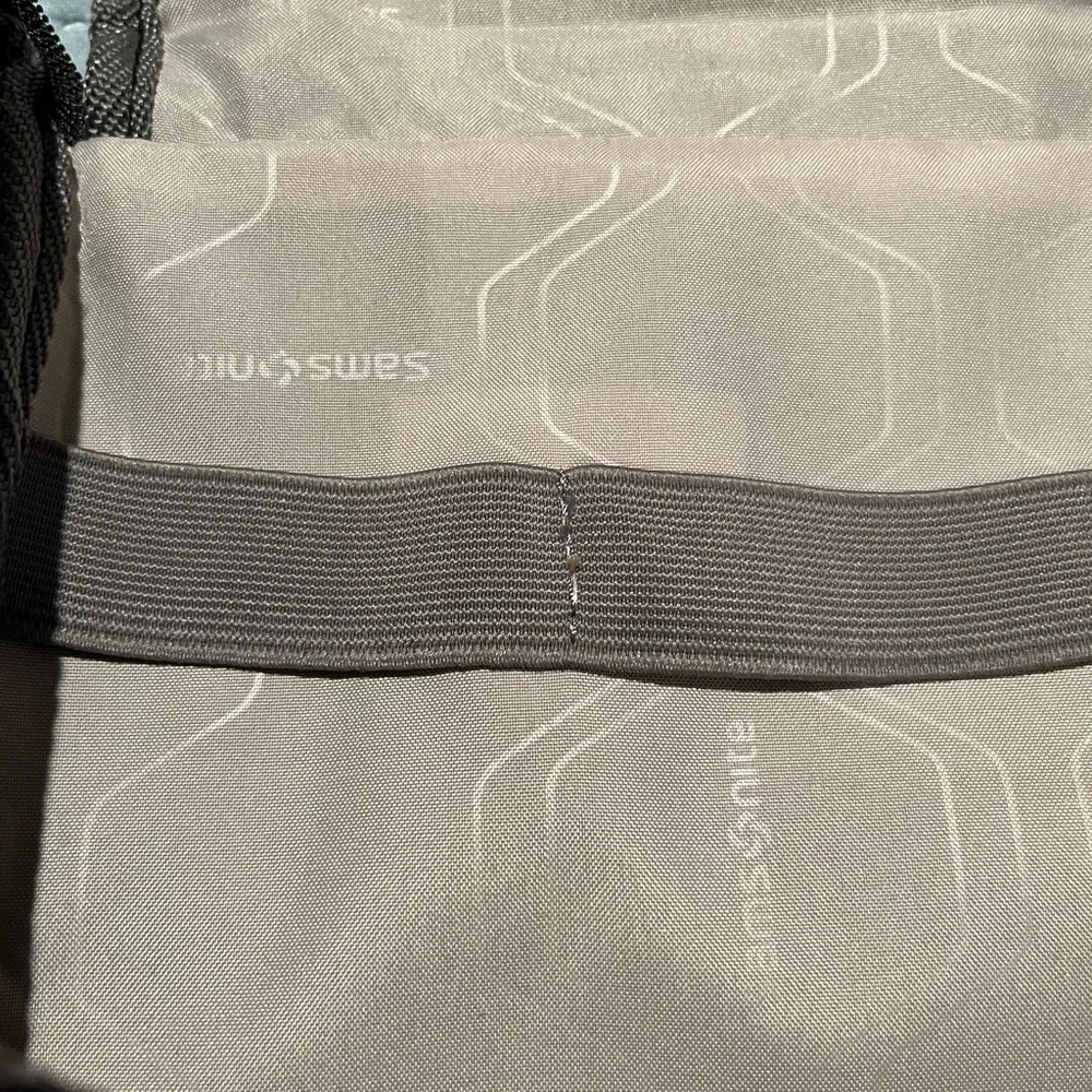Samsonite Toiletry Kit - Picture 4 of 10